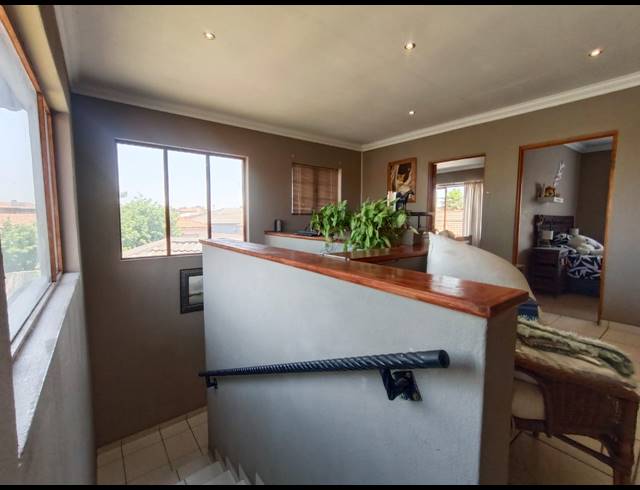 3 BEDROOM HOUSE FOR SALE IN VANDERBIJLPARK SE 8